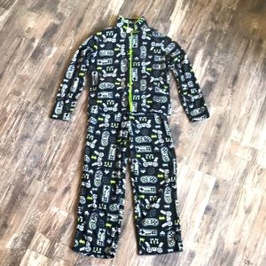 Off brand gamer pajamas. L/G (10/12).